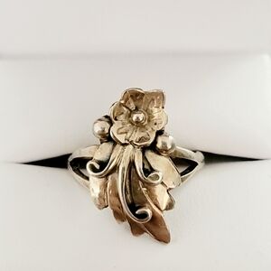 Sterling Silver Virgil Leekya Knuckle Length Floral Design 925